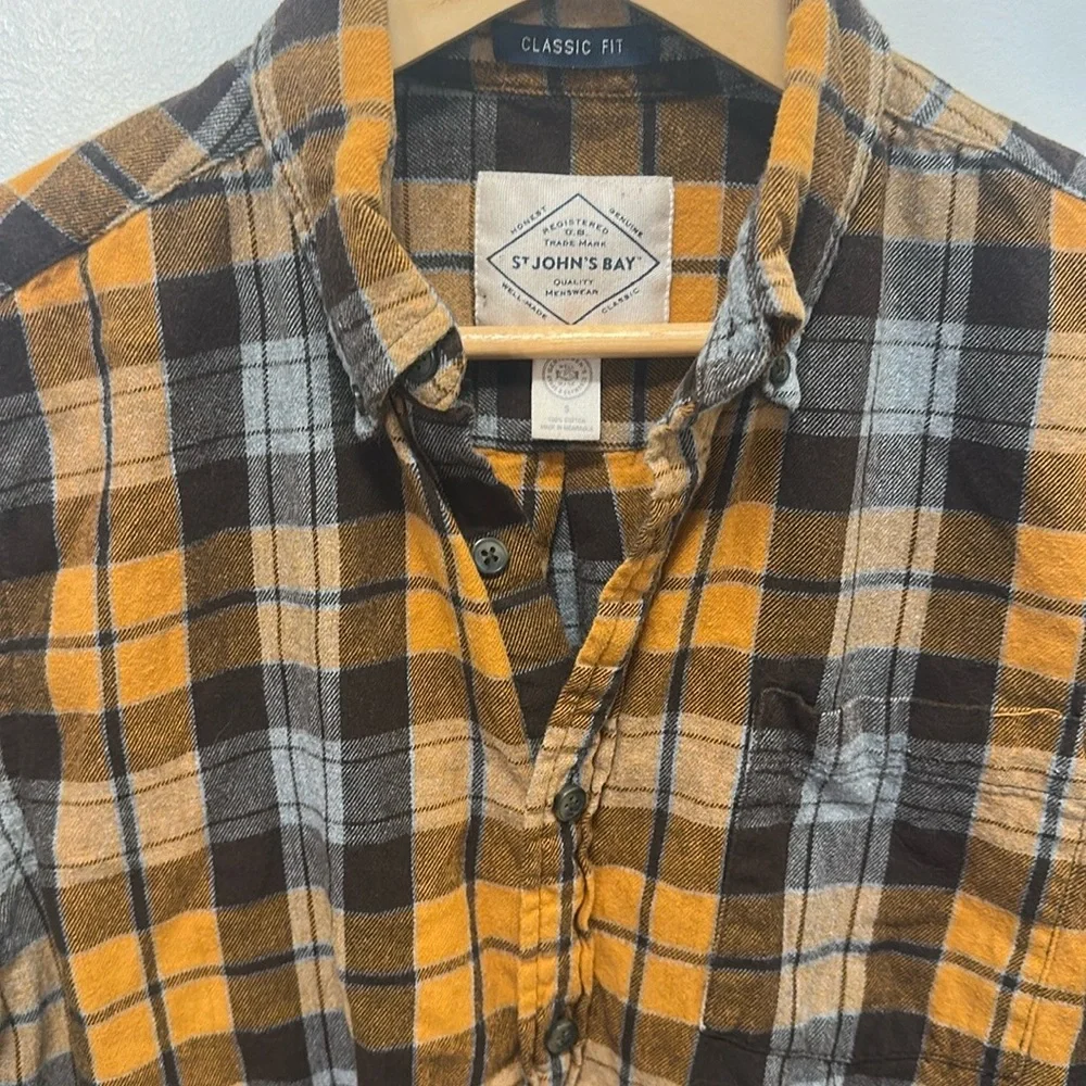 Bundle! Set of 3 Men’s St John’s Bay Plaid Button-Ups - Picture 6 of 10